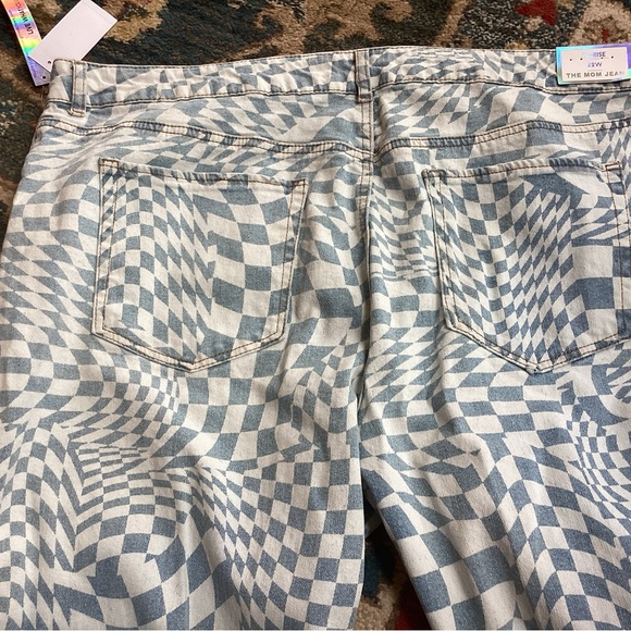 Tinseltown Blue and White Checkered Ankle Jeans - Picture 3 of 6